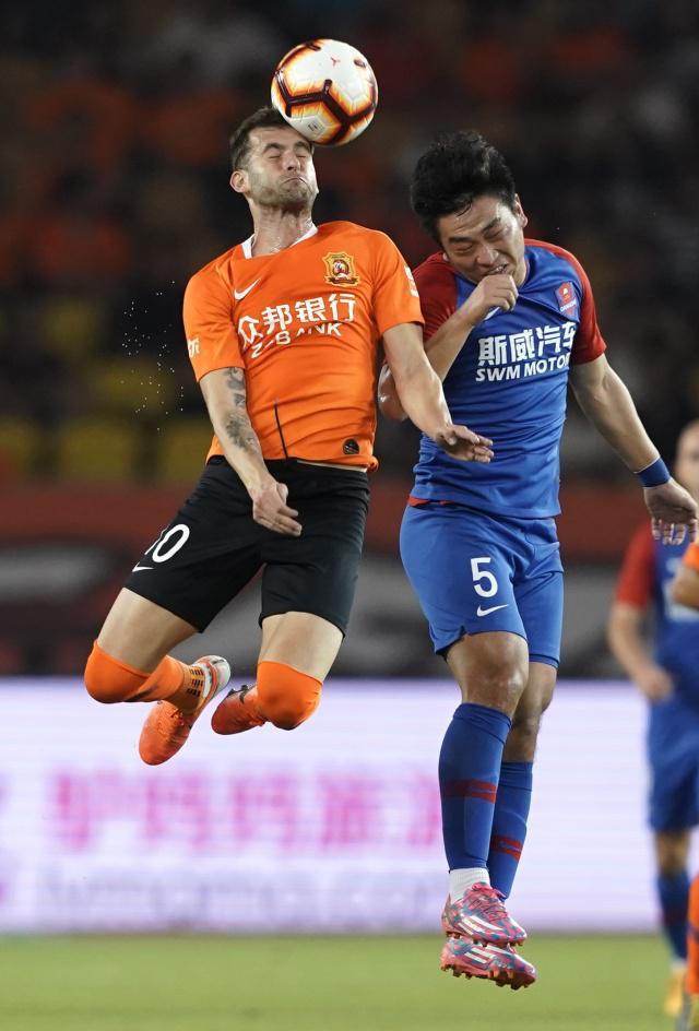 关于重庆斯威客场不敌辽宁宏运队,错失取胜机会的信息 关于重庆斯威客场不敌辽宁宏运队,错失取胜机会的信息